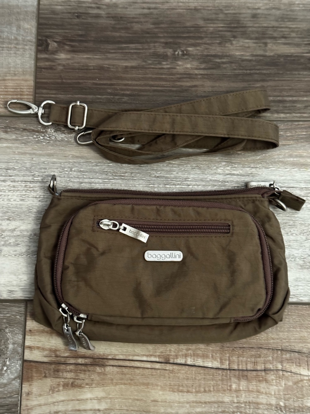 Baggallini Compact Crossbody Belt Bag